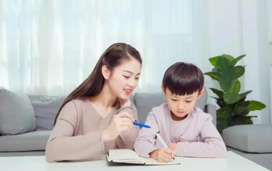 最新小游戲幼兒園，小巷里的秘密樂園探秘