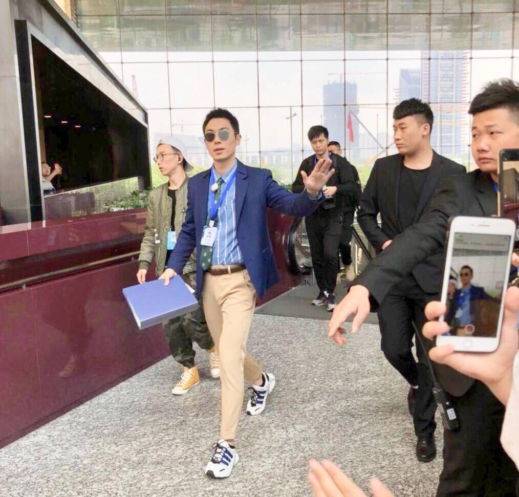跑男最新之旅揭秘，神秘嘉賓為李晨帶來自然按摩體驗(yàn)
