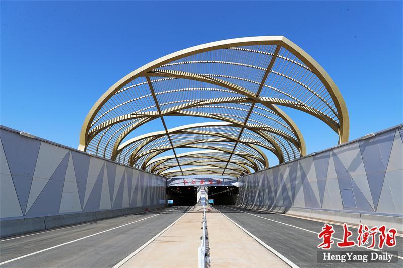 衡陽(yáng)過(guò)江隧道最新進(jìn)展,衡陽(yáng)過(guò)江隧道最新進(jìn)展，穿越之美，發(fā)現(xiàn)心靈之旅的寧?kù)o港灣