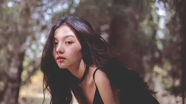 蛇魚怪演員，自然美景的探索之旅