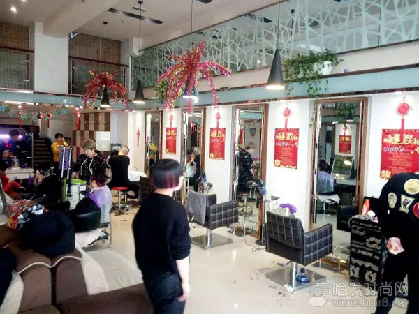鞍山最新發(fā)廊外兌現(xiàn)象，深度思考背后的啟示