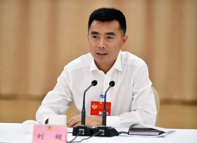 麗江張澤軍最新任職，探尋小巷中的獨特風味之旅